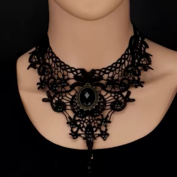 Gothic Victorian Black Lace Necklace / Choker - Picture 4 of 5